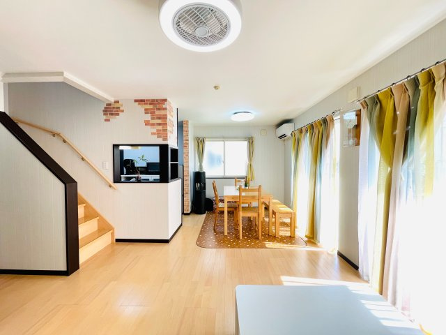 あきる野市平沢　オール電化付 中古戸建の居間・リビング