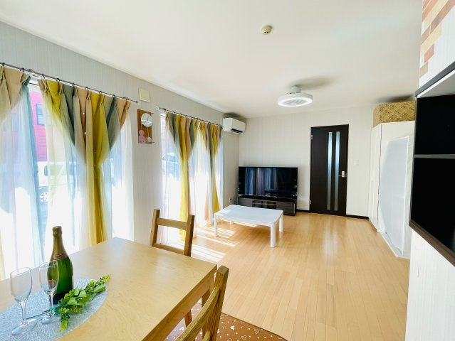 あきる野市平沢　オール電化付 中古戸建の居間・リビング