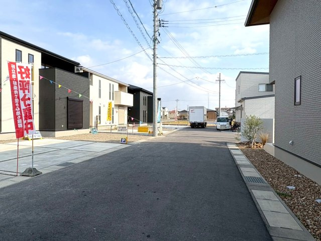 リーブルガーデン　岐阜市西鶉　全5区画分譲の前面道路含む現地写真|■前面道路　■ヤマダ不動産　株式会社リライフ　
■夢のマイホーム購入をフルサポートします！
