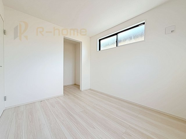 つくば市今鹿島9期　新築戸建て　3号棟|どんな部屋家具も合わせやすいシンプルな洋室！
たっぷりの日差しと心地よい風が舞い込む住まい♪