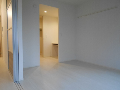 【洋室】 | シャインアイリス　Ⅲ | 広々とした洋室です