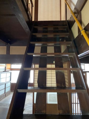  | 春日町黒井中古戸建800万円 | 1F階段①