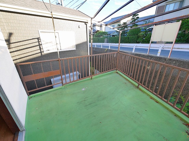 奈良県大和郡山市柳町　戸建のバルコニー|暖かな日差しのふりそそぐバルコニー