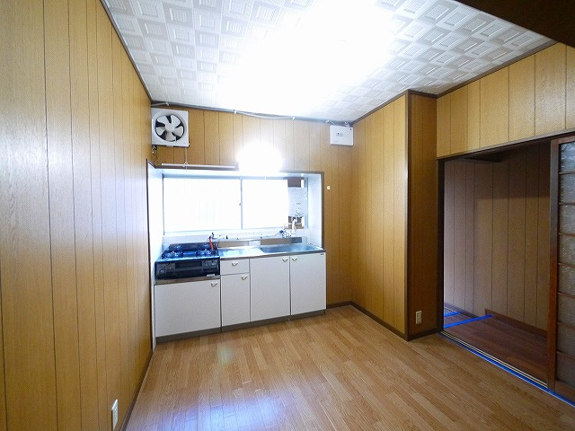 奈良県大和郡山市柳町　戸建のキッチン|きれいなキッチンです