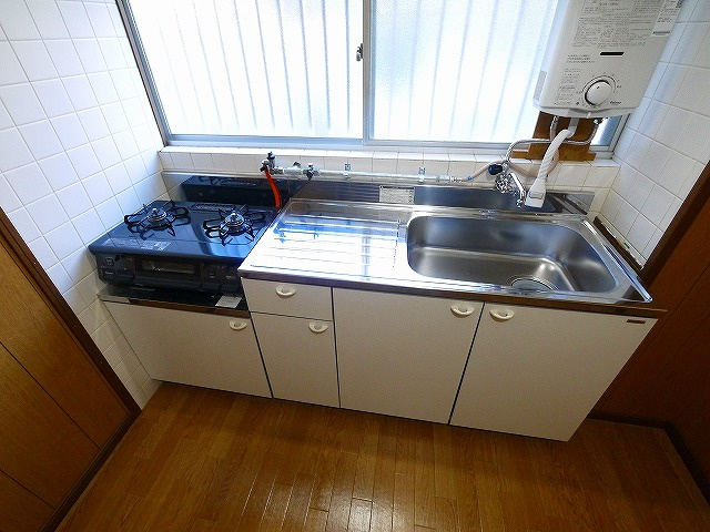 奈良県大和郡山市柳町　戸建のキッチン|コンパクトなキッチンで掃除もラクラク