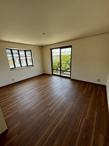 泉佐野市上之郷戸建（2棟）の洋室