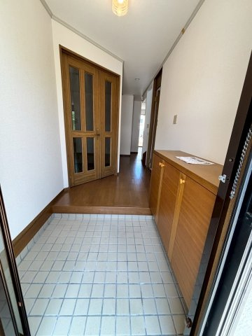 泉佐野市上之郷戸建（2棟）の玄関