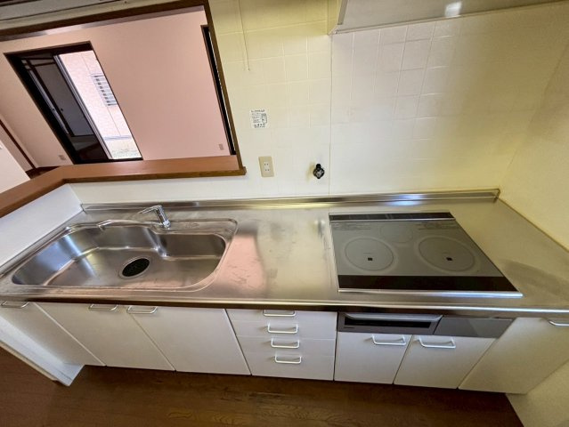 泉佐野市上之郷戸建（2棟）のキッチン
