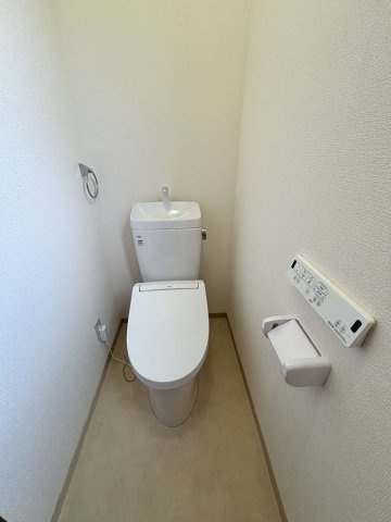 泉佐野市上之郷戸建（2棟）のトイレ