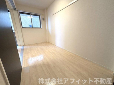 【寝室】 | ラ・ポール | 洋室4.2帖