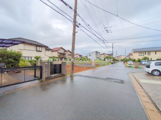 【前面道路含む現地写真】