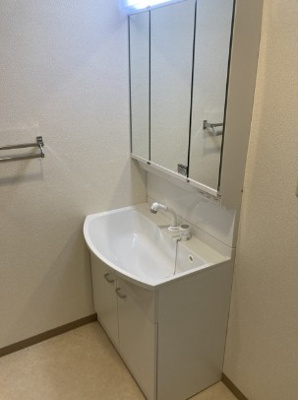 【駐車場】 | クレスト和泉 | 嬉しい独立洗面台