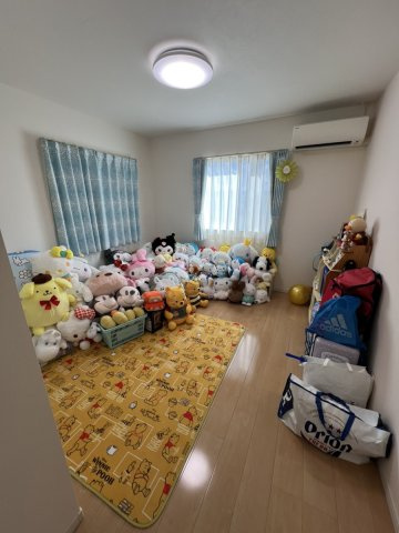 八代市鏡町内田1025-2の洋室