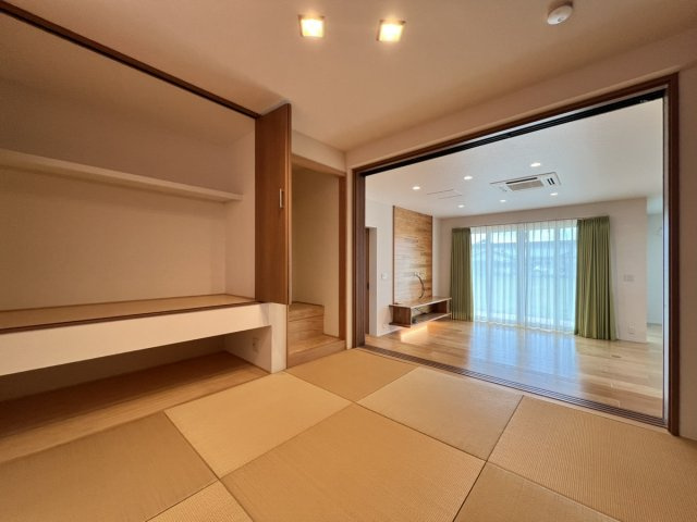 鏡町内田戸建の和室