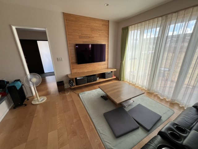 八代市鏡町内田1025-2の居間・リビング