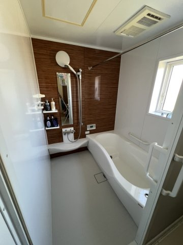 八代市鏡町内田1025-2の浴室