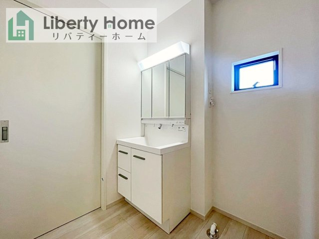 水戸市東台1期　新築戸建　3号棟の独立洗面台