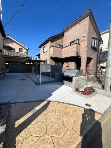 ヒルズ山王林の駐車場