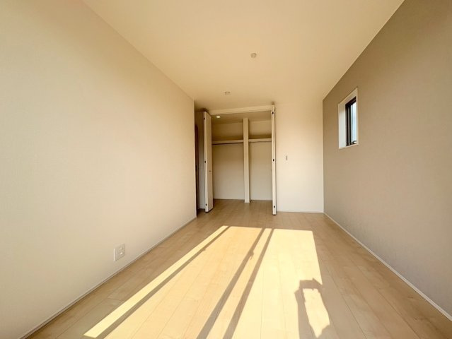 リーブルガーデン　岐阜市西鶉6丁目　全5区画分譲のトイレ|超表面平滑加工とイオンパワーの「セフィオンテクト」加工で、汚れが付きにくく落ちやすい仕様で清潔です。
便器にフチがないので汚れが隠れて見えない部分がありません。お手入れがとってもラクラクです。