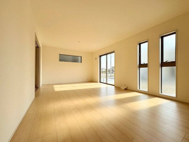 リーブルガーデン　岐阜市西鶉6丁目　全5区画分譲の前面道路含む現地写真|「現地（2025年10月29日）撮影」　
■前面道路　
■ヤマダ不動産　株式会社リライフ