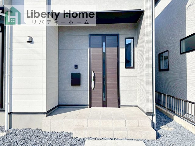 水戸市東台1期　新築戸建　2号棟のエントランス