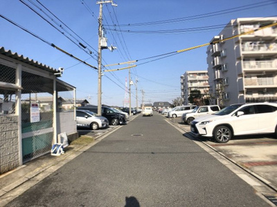 【駐車場】 | 泉北御池台第一住宅７棟 | 現地見学当日から承っております♪現地周辺の環境や、駅までの道のりなど周辺環境も合わせてご確認いただき、ぜひご検討ください！