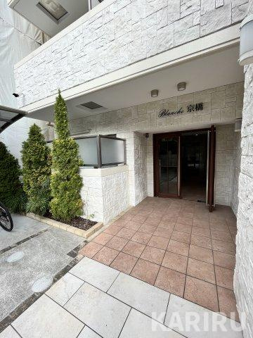 ブランシュ京橋のエントランス