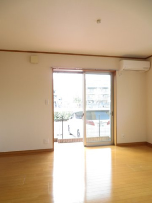 【居間・リビング】 | メゾネット静