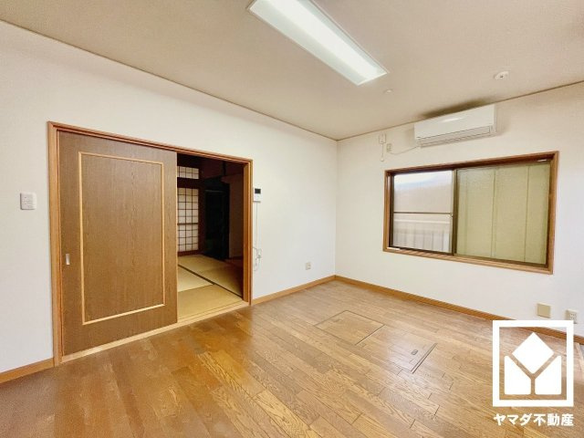 伏見区桃山町遠山の居間・リビング