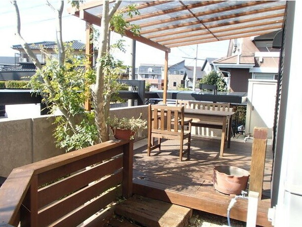 三好丘桜４丁目貸家の庭