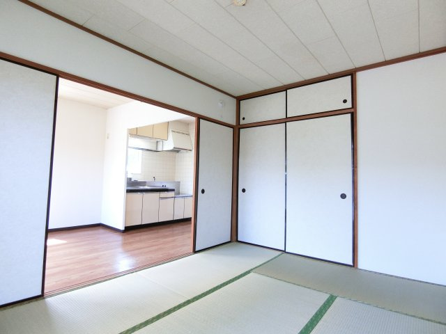 グリーンパーク田園２号の和室