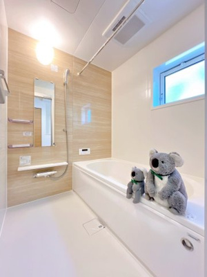 【浴室】 | 前橋市江田町　新築住宅 | 快適さとリラックスを両立したこだわりのバスルーム。浴室暖房換気乾燥機付きで寒い冬場は浴室ポカポカ！雨の日も安心。