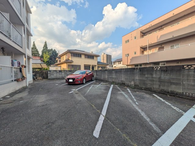 リアライズ三郷|名古屋市の賃貸ならMy賃貸の駐車場|リアライズ三郷