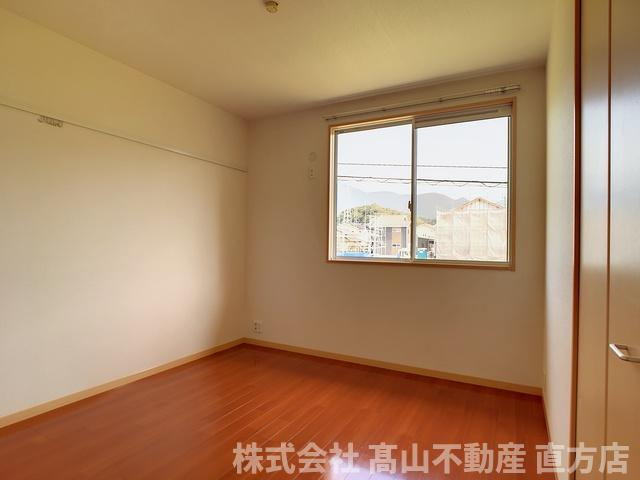 直方市大字上頓野のアパートの洋室