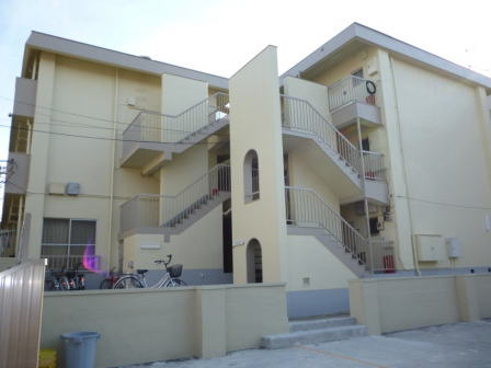 第1鈴鹿ハイツの外観