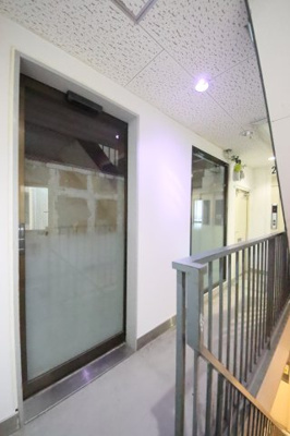 【玄関】 | アカカベビル