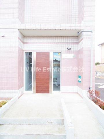 ネルメッツォ国分寺のエントランス