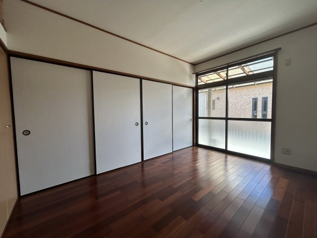 南町松本貸家の洋室