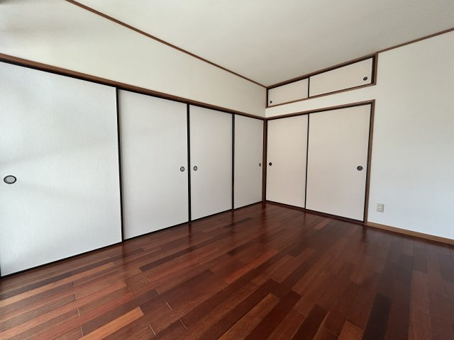 南町松本貸家の洋室