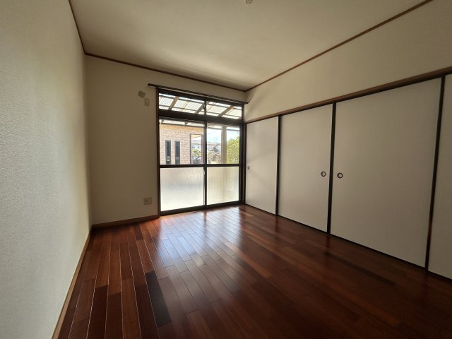 南町松本貸家の洋室