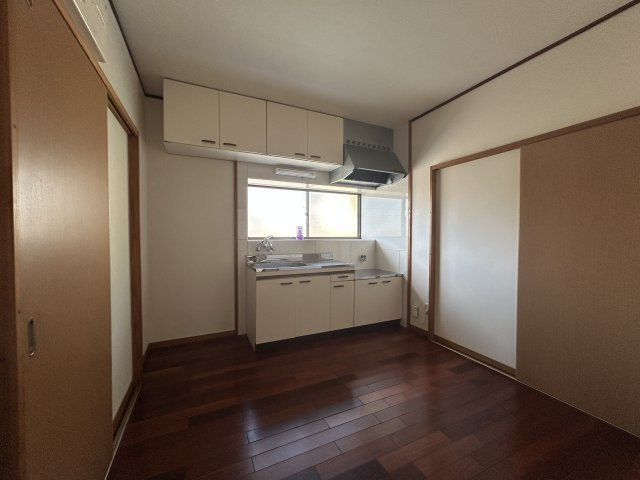 南町松本貸家の居間・リビング