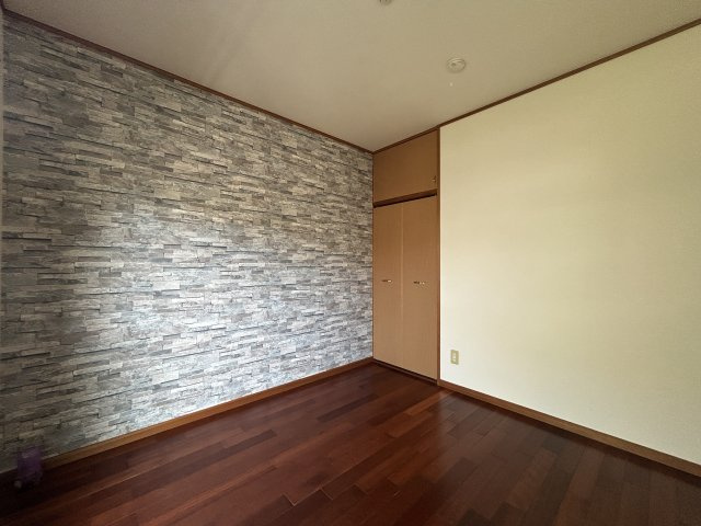 南町松本貸家の洋室