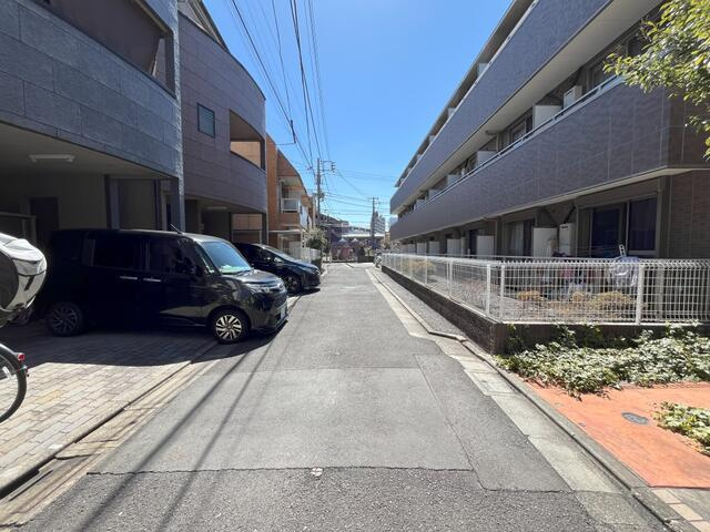 大田区蒲田２丁目の中古一戸建の前面道路含む現地写真|前面道路 