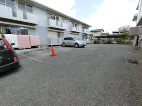 【駐車場】 | ファーストヴューラ　八番館