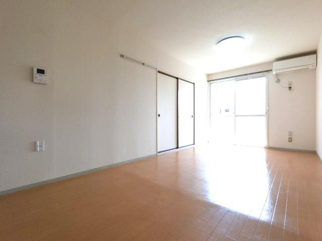 【居間・リビング】 | ファーストヴューラ　八番館