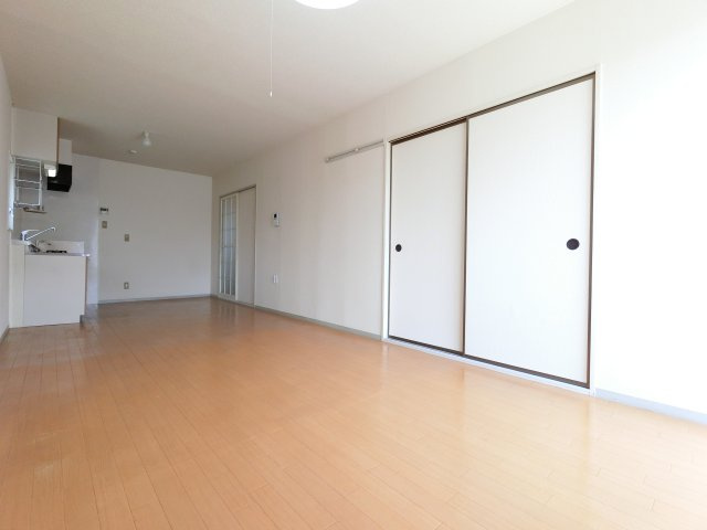 【居間・リビング】 | ファーストヴューラ　八番館