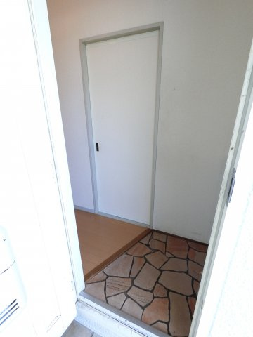 【玄関】 | ファーストヴューラ　八番館