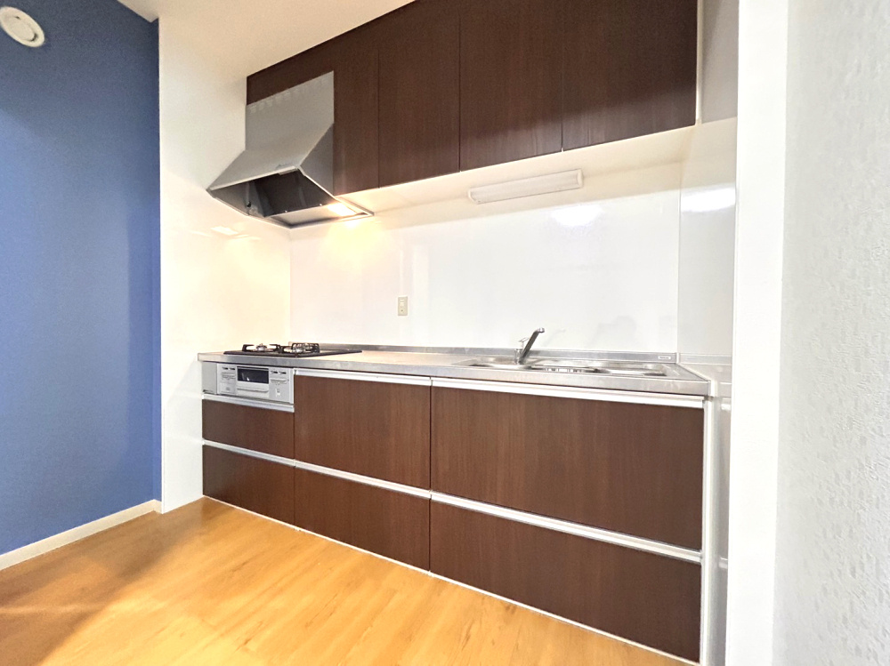 グラン・パレ六甲のキッチン|広々としたキッチンは使い勝手がよく、収納スペースも豊富です！