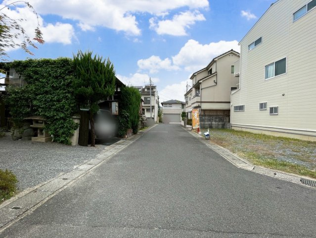 太秦一ノ井町　建築条件無土地の前面道路含む現地写真