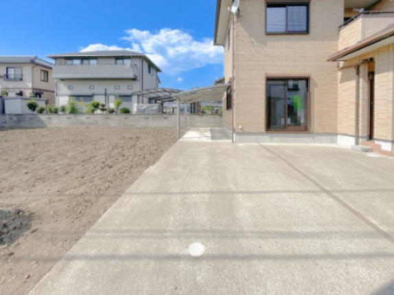 日立市東大沼町2丁目　中古戸建の駐車場